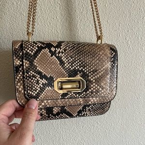 Cross body purse never used!